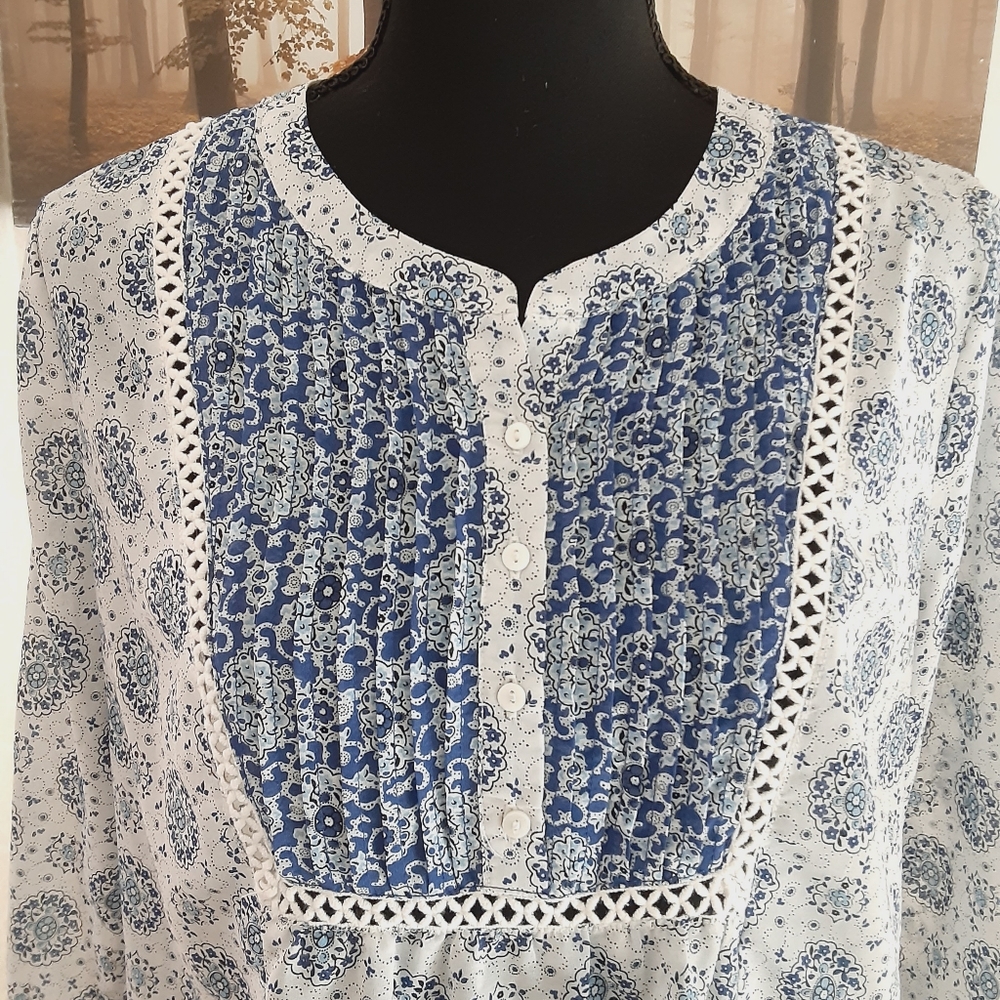 Forever 21 Pleated Floral Blouse - Picture 2 of 8